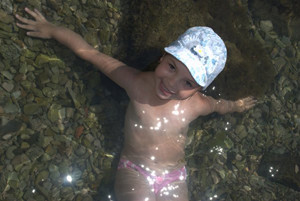 Отдыхающие смело могут отправляться на крымский пляж — море теплое