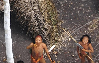 К индейцам в джунгли Амазонки прилетели пришельцы