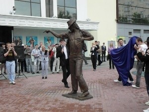 В России поставили памятник Майклу Джексону