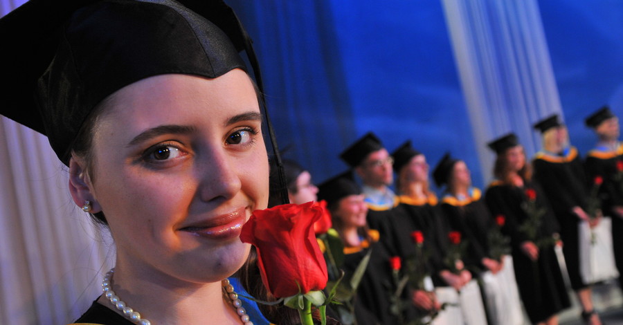 Выпускников одарили… работой