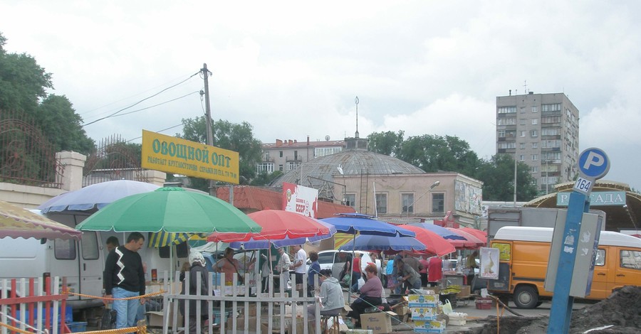 Торговцы тормозят реконструкцию Шмидта