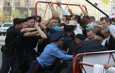 Печерский суд, где сегодня  рассмотрят «газовое дело» Тимошенко, оцеплен милицией