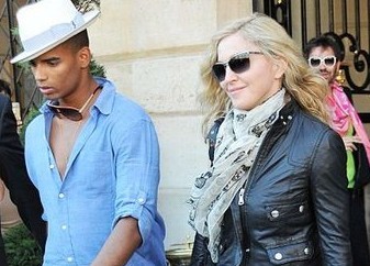 Мадонна кинулась в объятья молодого мусульманина