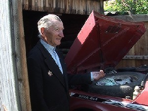 Под Новосибирском отморозки затолкали 88-летнего ветерана в багажник его старенькой «Нивы»