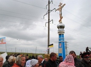 В Феодосии ОМОН не дал поставить поклонный крест: верующих избили дубинками