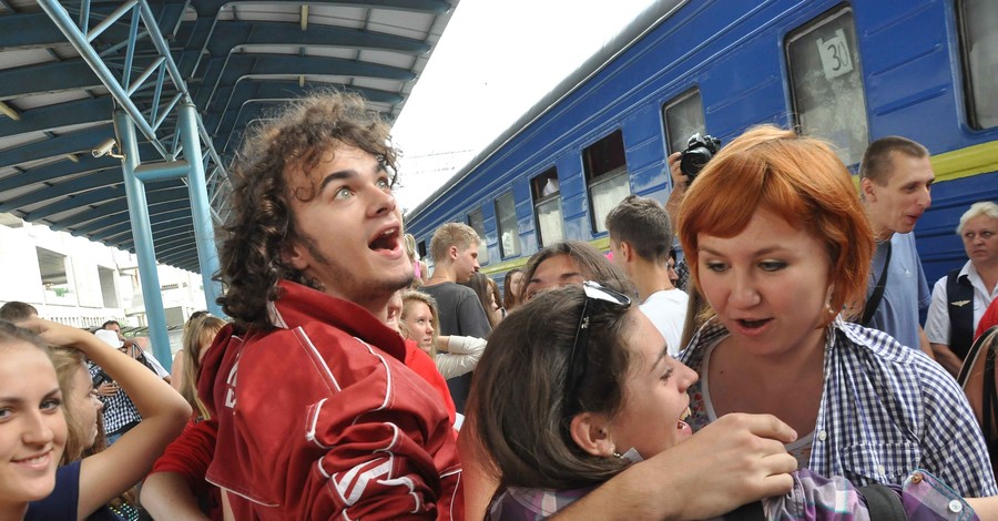 На запорожском вокзале собрались 1000 майдансекров