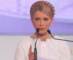 Тимошенко не называет в суде свою фамилию. Судья в ответ считает ее провокаторшей