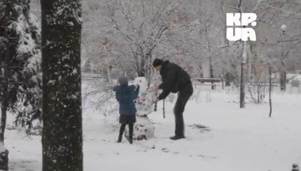 Киев замело первым снегом
