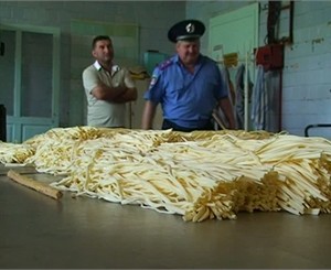 В Крыму на ржавых станках подпольно делали сыр сулугуни 