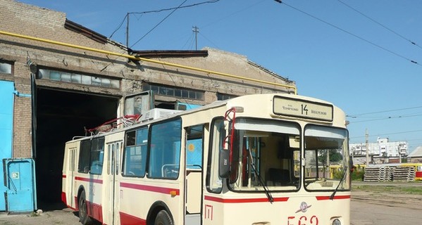 В Запорожье восстановили уникальный ретротроллейбус