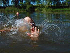 Из донецкого пруда водолазы вытащили тела двух мальчиков