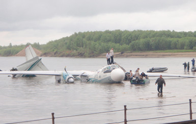 Авиакатастрофа в России: погибли 7 пассажиров Ан-24