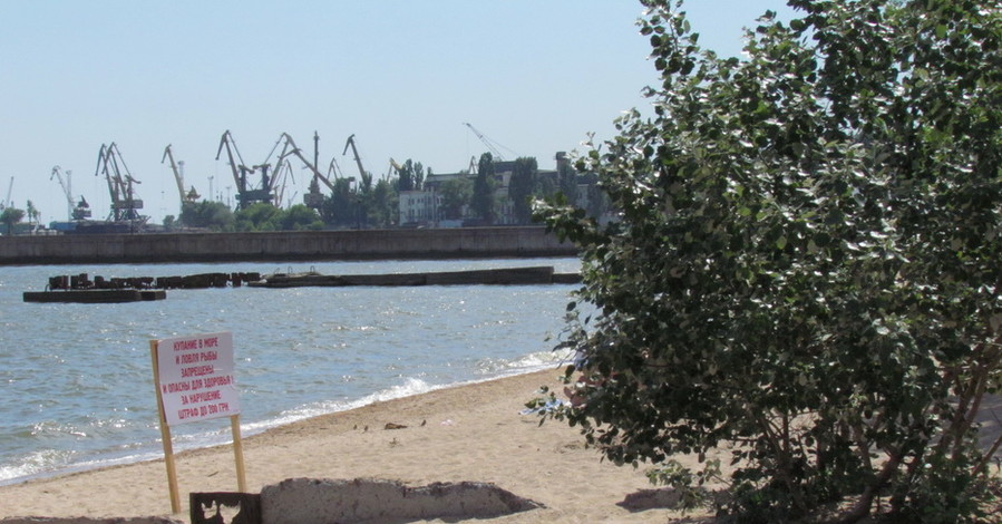 Открытие мариупольских  пляжей отложили до лучших времен