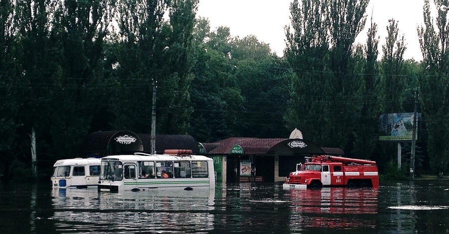 Сильный ливень затопил улицы Черкасс