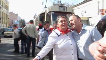 Пассажиры киевского трамвая устроили концерт под баян