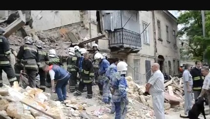 Из-под руин жилого дома в Одессе спасли два человека