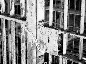 На Донетчине 14-летний подросток изнасиловал четверых маленьких мальчиков 