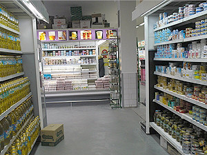 В одном из харьковских супермаркетов охранник сломал челюсть девушке-кассиру