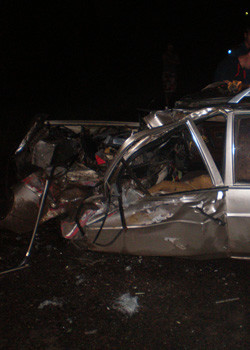 На Николаевщине Volkswagen напоролся на плуг трактора