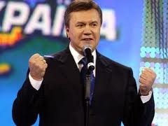 Украинцы требуют от Януковича переплыть Днепр