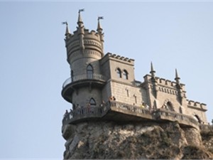 Максим Галкин хочет свить гнездышко с Пугачевой возле 