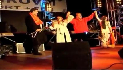 В прощальном клипе Саакашвили показал Тимошенко и Ющенко