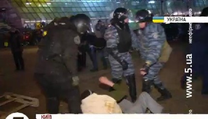 5 канал: Евромайдан разогнали силой