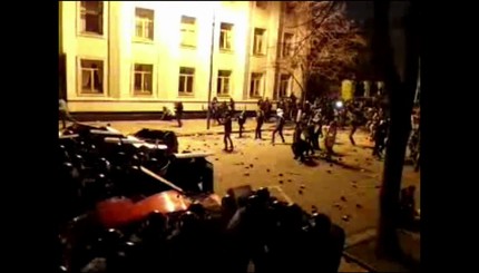 #Евромайдан: Митингующие снова штурмуют АП