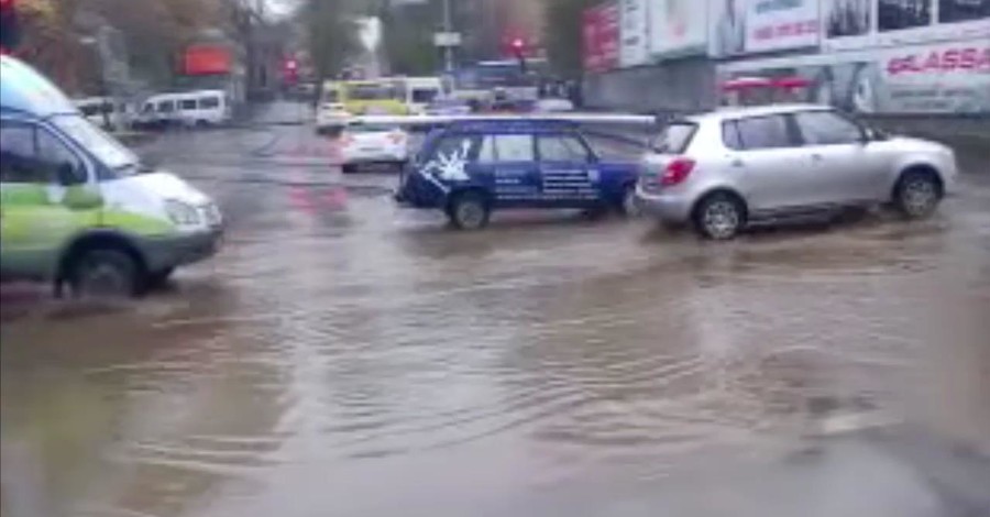 В Днепропетровске сильный ливень
