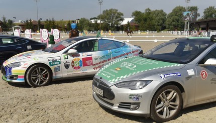 В Киев наведалось кругосветное электромобильное ралли