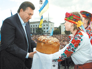 Как кормят президентов: Саркози сидит на диете, а Янукович обожает хлеб с маслом