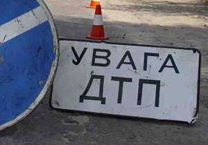 В Киеве бетономешалка раздавила Toyota с водителем  