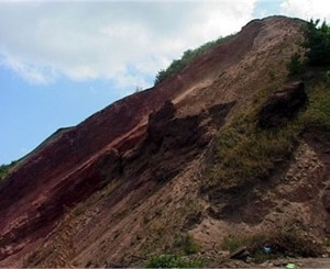 На Донетчине обрушился террикон. Город покрылся пеплом 