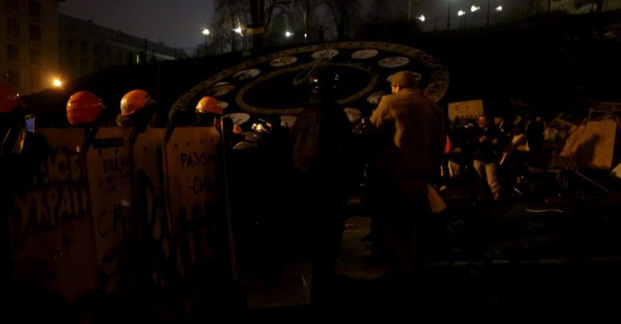На Евромайдане учатся защищаться от Беркута