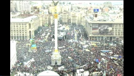 На Майдане Незалежности – около 200 тысяч человек