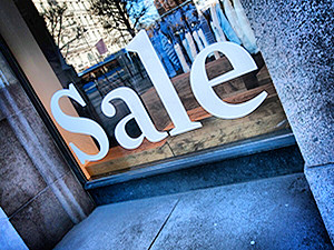 Сезонные скидки в бутиках столицы – покупаем фирменные купальники за 60 гривен и футболки за 39