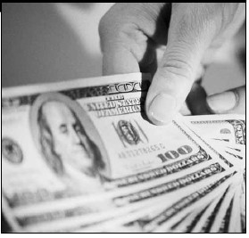 В Крыму погорела на взятке  глава гаражного кооператива