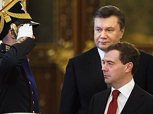 Янукович на встрече с Медведевым заговорил о компромиссах