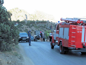 В Крыму слетел с обрыва БМВ с туристами