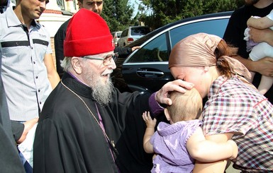 Митрополит Харьковский и Богодуховский Никодим: 