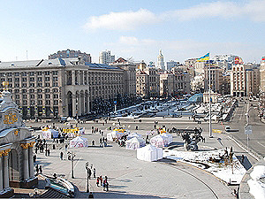 Безболезненный День Независимости в Киеве: учим экстренные телефоны, запоминаем службы такси и избавляемся от похмелья