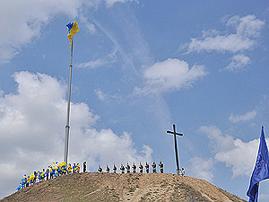 Поднятый  на Хортице флаг попал в 