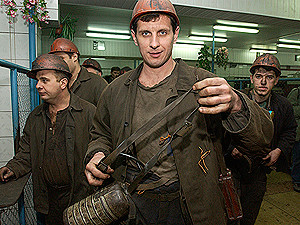 Ринат Ахметов станет премировать своих шахтеров за соблюдение норм безопасности