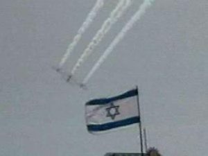 Израиль опять бомбит сектор Газа