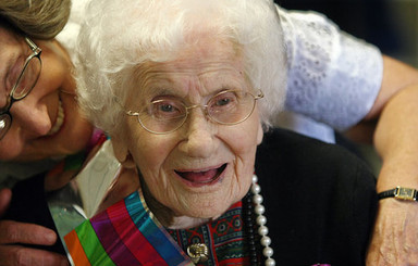 Самая старая женщина Земли празднует день рождения