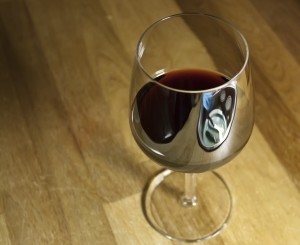 В Крыму под видом дорогого марочного вина 