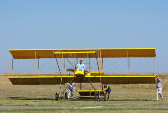 За 20 лет смастерил самолет из ничего