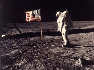 За три месяца американцы собираются узнать, что находится внутри Луны