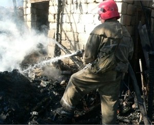 В Севастополе подожгли частный дом