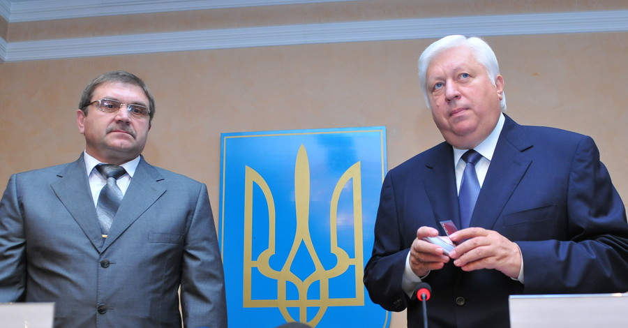 Виктор Пшонка устроил публичный разнос донецким силовикам